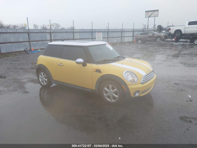2009 MINI COOPER WMWMF33509TW70245 Photo 0
