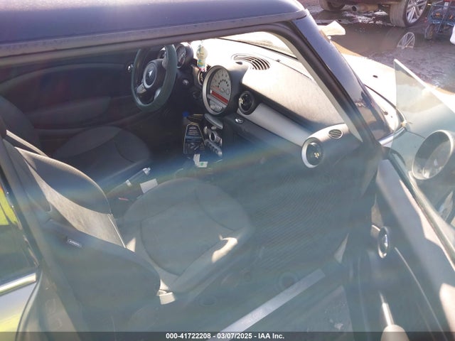 2009 MINI COOPER WMWMF33599TW70776 Photo 4