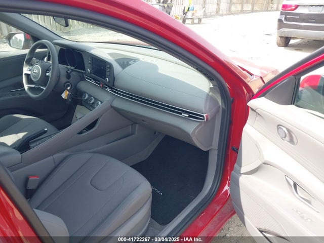 KMHLL4AG9MU180564 Hyundai ELANTRA SE