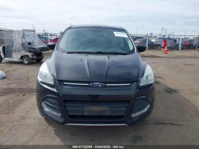 1FMCU9GX5GUC67819 Ford ESCAPE SE