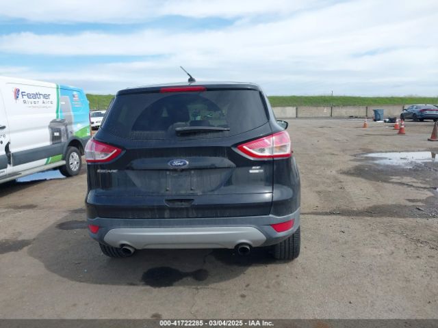 1FMCU9GX5GUC67819 Ford ESCAPE SE