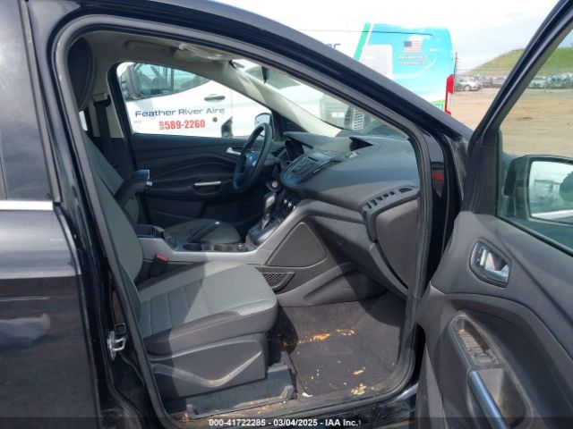 1FMCU9GX5GUC67819 Ford ESCAPE SE