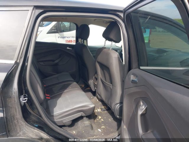 1FMCU9GX5GUC67819 Ford ESCAPE SE