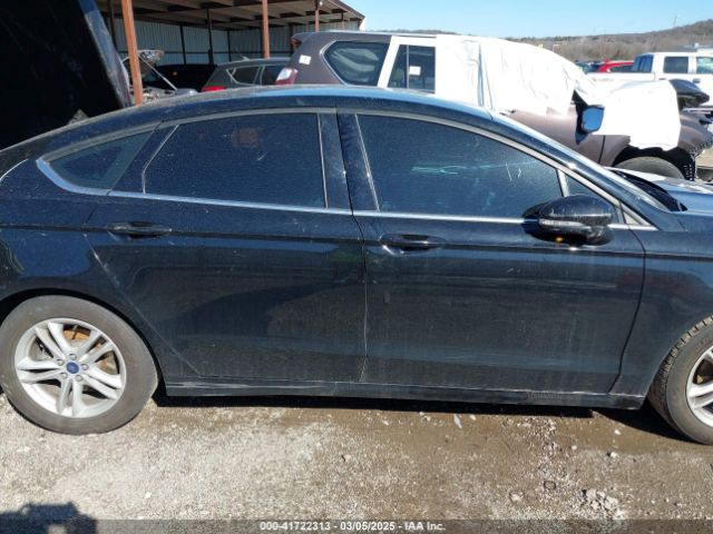 3FA6P0HD4JR189157 Ford FUSION SE