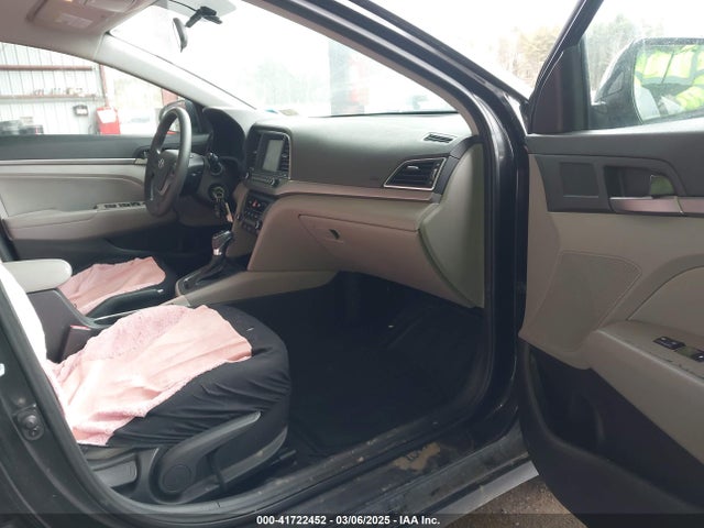 5NPD84LF7JH371713 Hyundai ELANTRA SEL