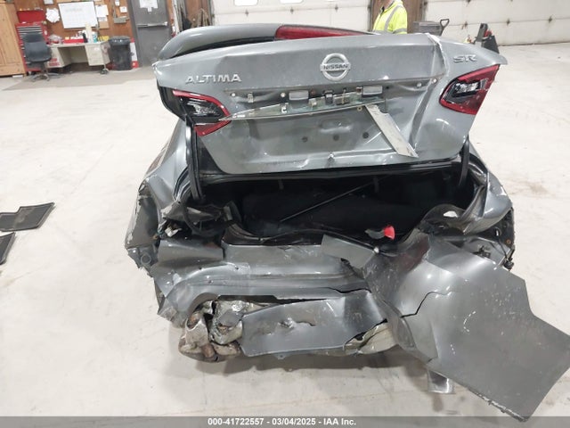 1N4AL3AP8HC211942 Nissan Altima 2.5 Sr