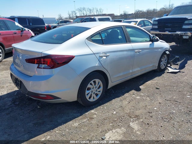 Hyundai ELANTRA SE 2019 5NPD74LF2KH471559 Image 4