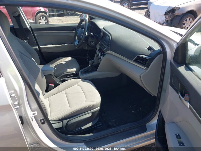 Hyundai ELANTRA SE 2019 5NPD74LF2KH471559 Image 5