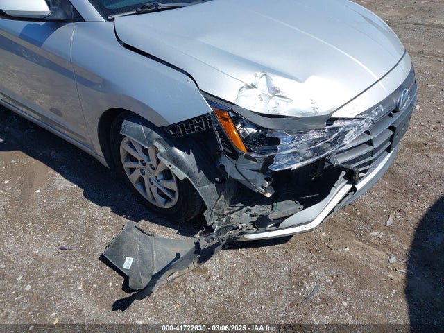 Hyundai ELANTRA SE 2019 5NPD74LF2KH471559 Image 6