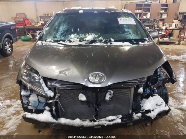 5TDXK3DC8FS554651 Toyota Sienna Se 8 Passenger