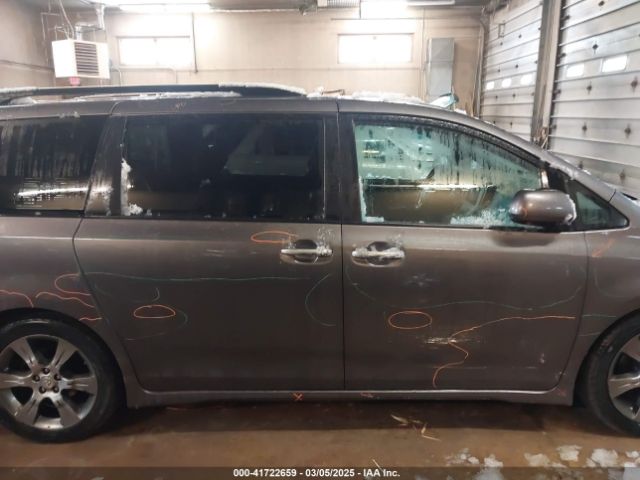 5TDXK3DC8FS554651 Toyota Sienna Se 8 Passenger