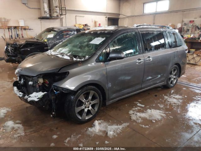5TDXK3DC8FS554651 Toyota Sienna Se 8 Passenger