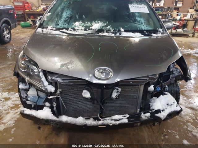 5TDXK3DC8FS554651 Toyota Sienna Se 8 Passenger