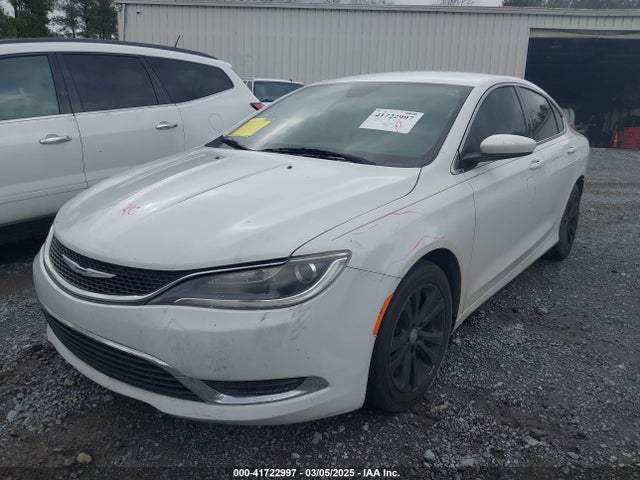 Chrysler 200 Limited 2015 1C3CCCABXFN546911 Image 2