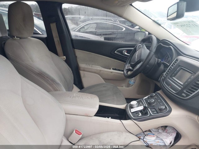 Chrysler 200 Limited 2015 1C3CCCABXFN546911 Image 5