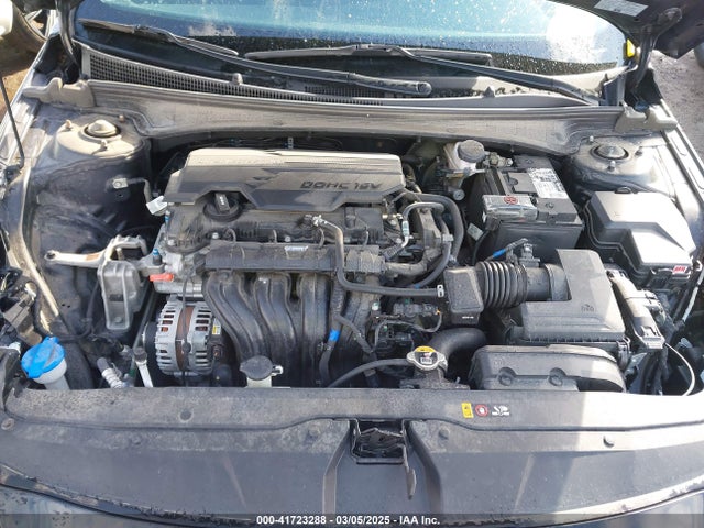 5NPLN4AGXNH069077 Hyundai ELANTRA SEL