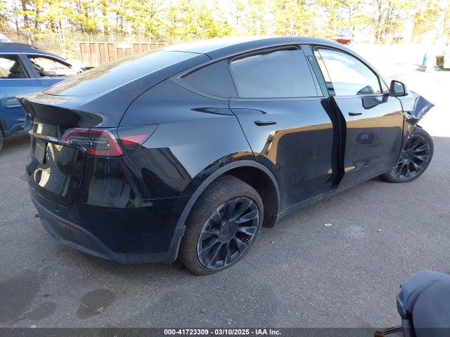 2023 TESLA MODEL Y 7SAYGDEE0PA178691 Photo 3