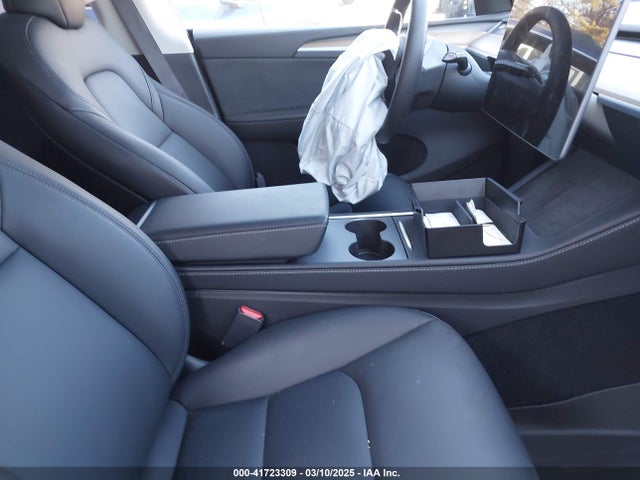 2023 TESLA MODEL Y 7SAYGDEE0PA178691 Photo 4