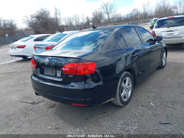 41723367 :رقم المزاد ، 3VWLL7AJ8BM109971 vin ، 2011 Volkswagen Jetta 2.0l Tdi مزاد بيع