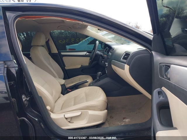 41723367 :رقم المزاد ، 3VWLL7AJ8BM109971 vin ، 2011 Volkswagen Jetta 2.0l Tdi مزاد بيع