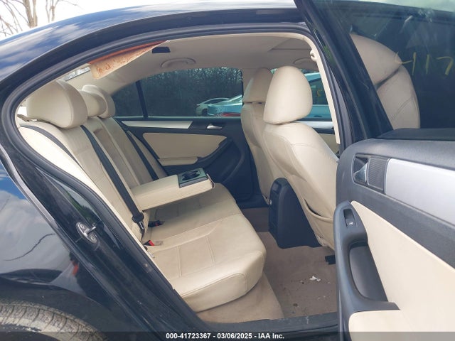 41723367 :رقم المزاد ، 3VWLL7AJ8BM109971 vin ، 2011 Volkswagen Jetta 2.0l Tdi مزاد بيع