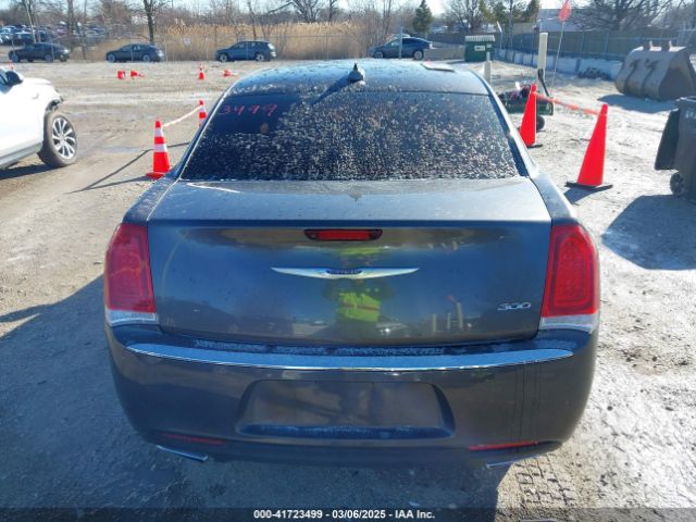 2C3CCAAG5JH281946 Chrysler 300 Touring