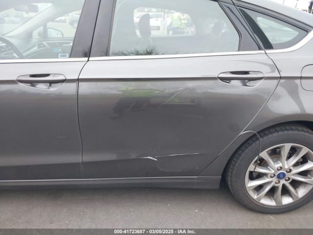 3FA6P0HD5HR293845 Ford FUSION SE