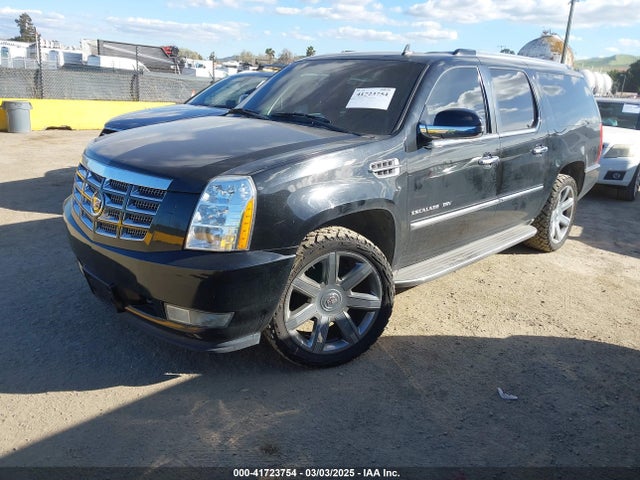 2013 CADILLAC ESCALADE ESV 1GYS3GEF1DR245374 Photo 1