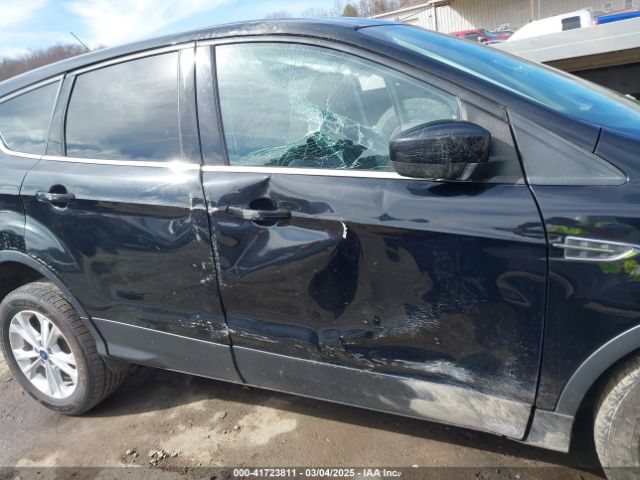 1FMCU9GD5HUB76458 Ford ESCAPE SE