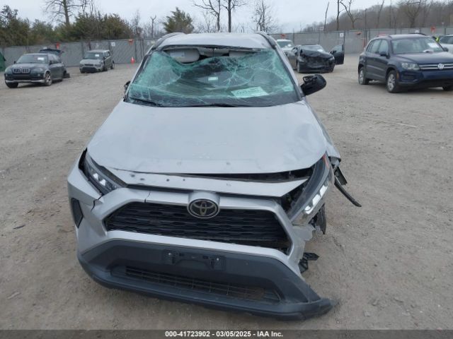 2T3H1RFV7LC046238 Toyota RAV4 LE