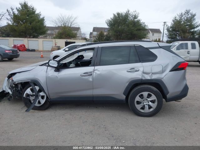 2T3H1RFV7LC046238 Toyota RAV4 LE