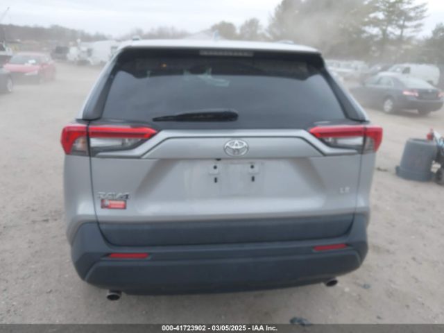 2T3H1RFV7LC046238 Toyota RAV4 LE