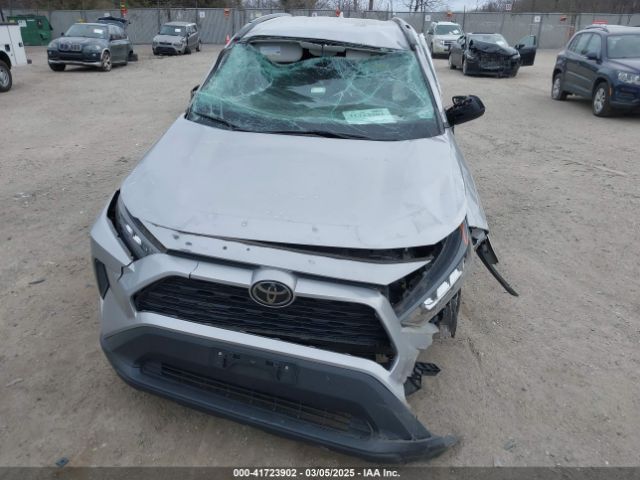 2T3H1RFV7LC046238 Toyota RAV4 LE