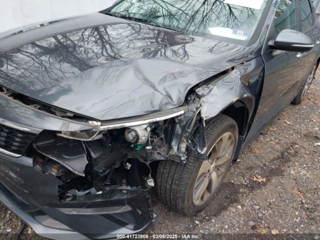5XXGT4L38LG399424 KIA Optima S