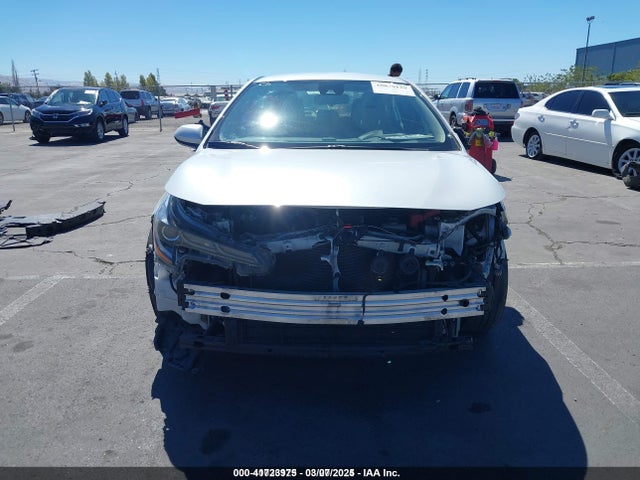 2022 Toyota Corolla Hybrid Le მანქანა იყიდება აუქციონზე, vin: JTDEAMDE7NJ040903, აუქციონის ნომერი: 41723975