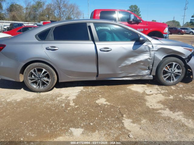 3KPF24ADXRE838070 KIA Forte Lxs