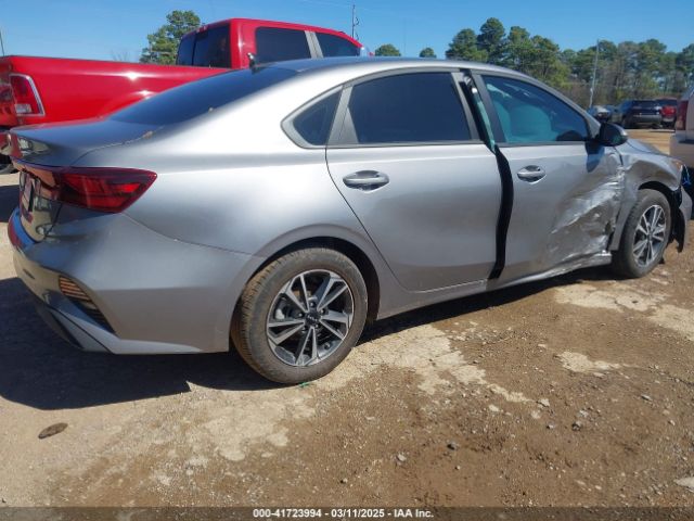 3KPF24ADXRE838070 KIA Forte Lxs
