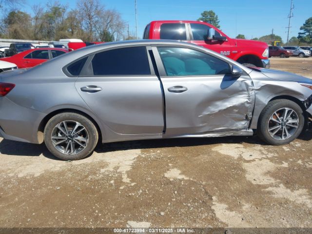 3KPF24ADXRE838070 KIA Forte Lxs