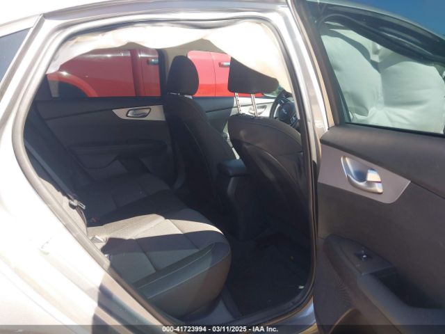 3KPF24ADXRE838070 KIA Forte Lxs