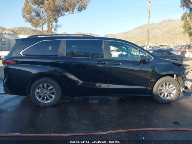 5TDBRKEC3NS092996 Toyota SIENNA LE