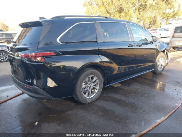 5TDBRKEC3NS092996 Toyota SIENNA LE