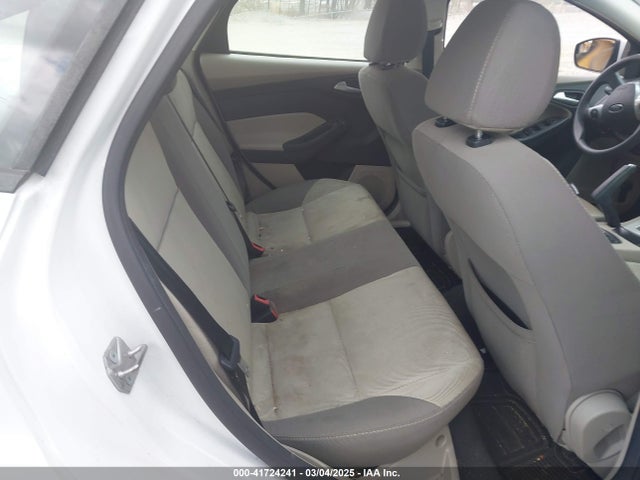 1FADP3F28EL251657 Ford FOCUS SE
