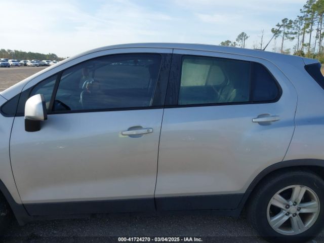 3GNCJKSB3LL132835 Chevrolet Trax Fwd Ls