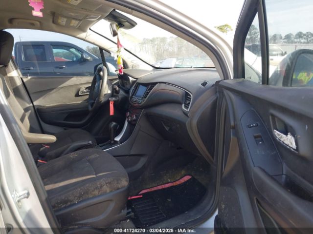 3GNCJKSB3LL132835 Chevrolet Trax Fwd Ls