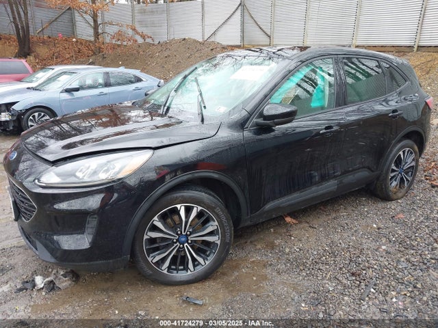 1FMCU9G61NUA27445 Ford ESCAPE SE