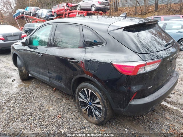 1FMCU9G61NUA27445 Ford ESCAPE SE