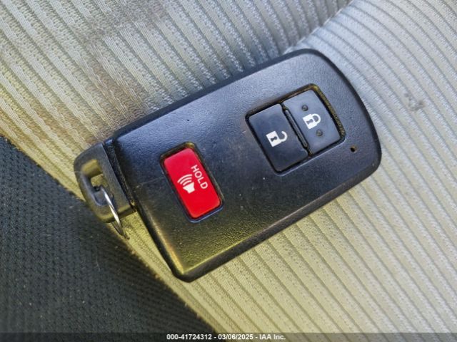 JTDKDTB32E1574607 Toyota Prius C Three