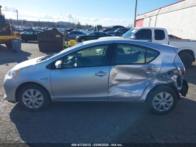 JTDKDTB32E1574607 Toyota Prius C Three