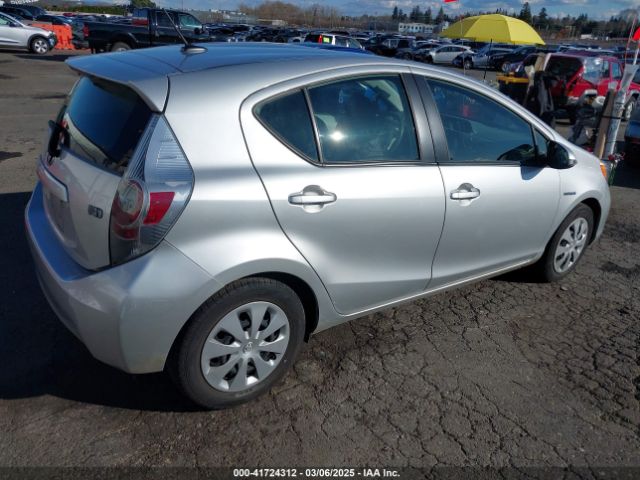 JTDKDTB32E1574607 Toyota Prius C Three