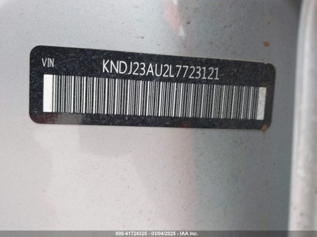 KNDJ23AU2L7723121 KIA SOUL LX